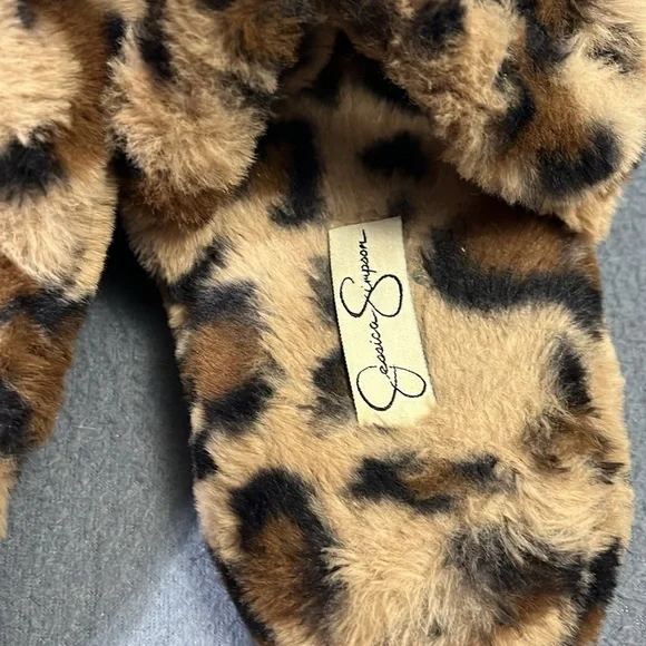 Jessica Simpson house shoes kids xl(4-5) brown cheetah print slip ons comfy - Picture 5 of 9
